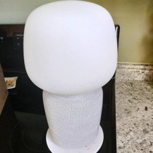 Table lamp speakers